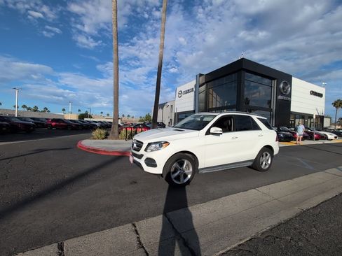 Used 2016 Mercedes-Benz GLE 350 image 2