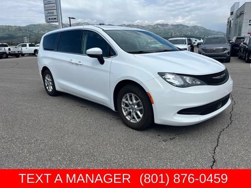 Used 2022 Chrysler Voyager LX FWD image 1