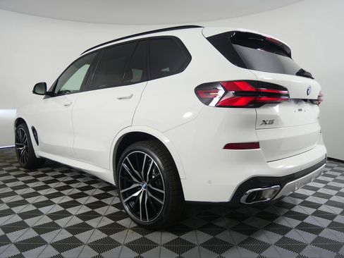 New 2026 BMW X5 sDrive40i w/ M Sport Package RWD image 5