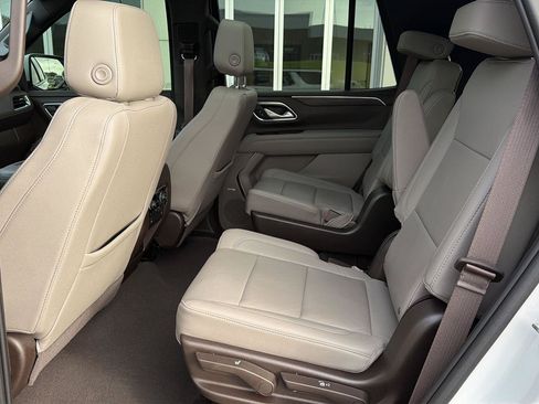 Used 2023 Chevrolet Tahoe Z71 w/ Luxury Package AWD/4WD image 11