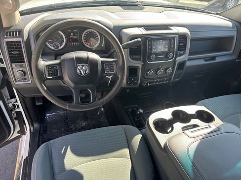 Used 2016 RAM 2500 Tradesman w/ Chrome Appearance Group image 10