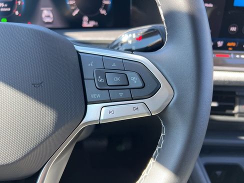 Used 2025 Volkswagen Tiguan S w/ 18" Wheel Package image 17