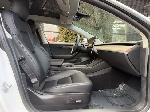 Used 2022 Tesla Model 3 Standard Range image 33