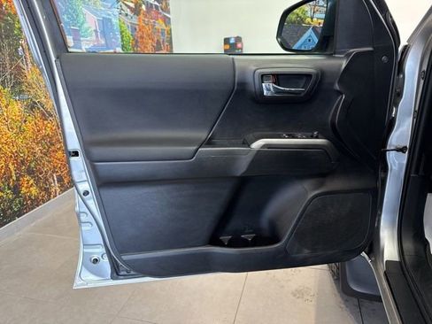 Used 2020 Toyota Tacoma TRD Sport image 20