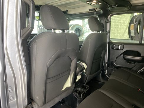 Used 2020 Jeep Gladiator Sport w/ Quick Order Package 24S image 21