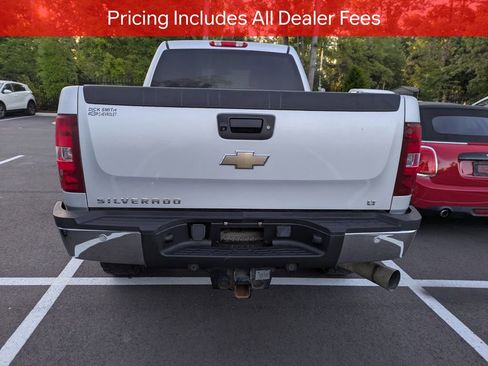 Used 2011 Chevrolet Silverado 2500 LT w/ Interior Plus Package AWD/4WD image 5