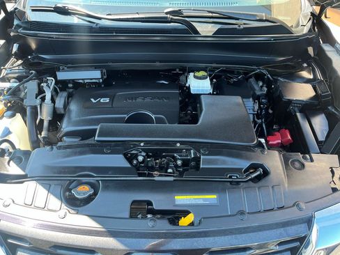 Used 2019 Nissan Pathfinder SL AWD/4WD image 12