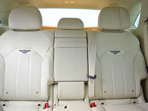 Certified 2023 Bentley Bentayga Extended Wheelbase image 34