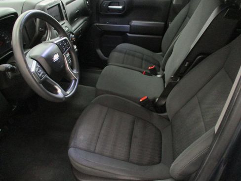 Used 2021 Chevrolet Silverado 1500 Custom w/ Safety Confidence Package image 9
