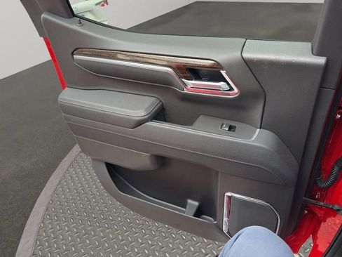 New 2026 GMC Sierra 1500 Elevation image 32