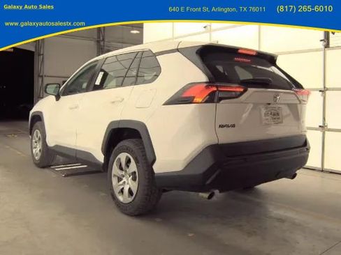 Used 2020 Toyota RAV4 LE FWD image 7