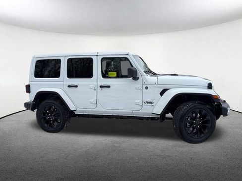 Used 2025 Jeep Wrangler Unlimited Sahara w/ Safety Group image 14