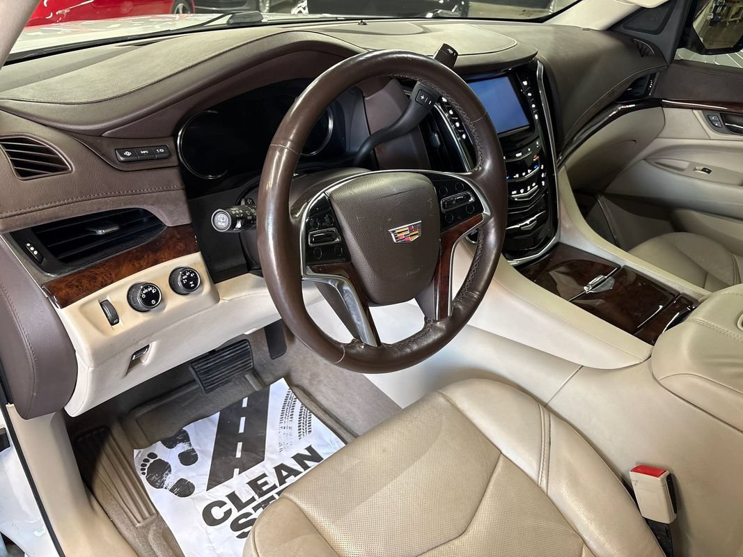 Used 2016 Cadillac Escalade Premium AWD/4WD image 22