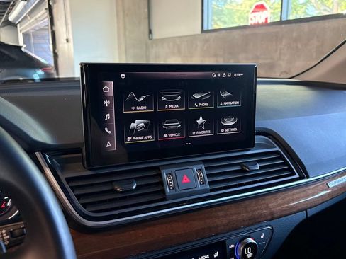 Used 2023 Audi Q5 2.0T Premium w/ Convenience Package AWD/4WD image 24