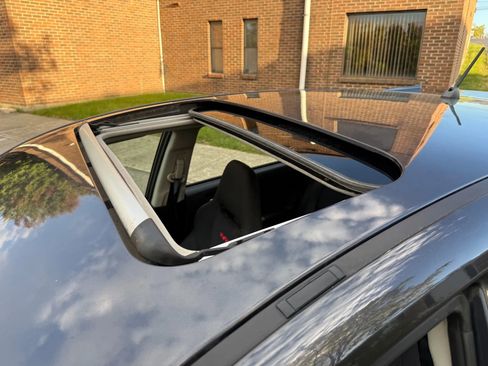 Used 2011 Subaru Impreza WRX Premium image 23