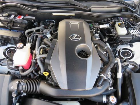 Used 2017 Lexus IS 200t image 39