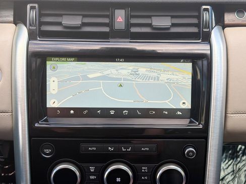 Used 2018 Land Rover Discovery HSE AWD/4WD image 22