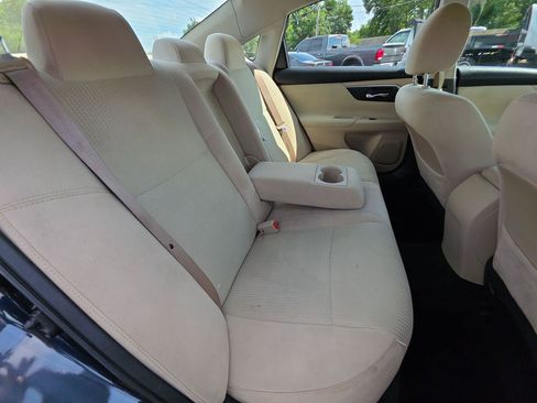 Used 2015 Nissan Altima 2.5 SV FWD image 7