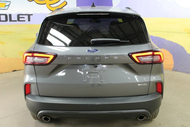 Used 2025 Ford Escape ST-Line AWD/4WD image 7