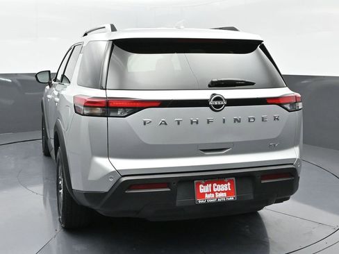Used 2024 Nissan Pathfinder SV image 4