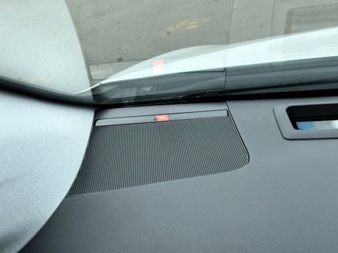 Used 2017 Toyota Prius Prime Advanced FWD image 40