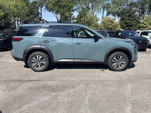 New 2026 Nissan Pathfinder SL FWD image 8