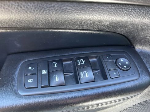 Used 2017 Jeep Grand Cherokee Laredo RWD image 17