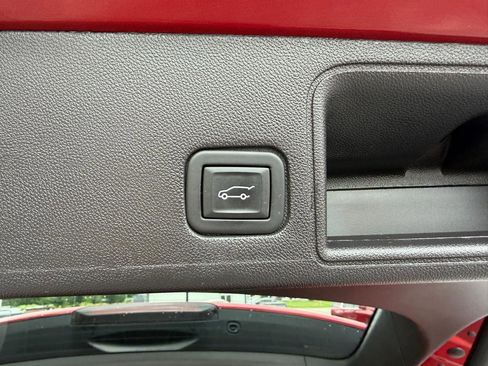 Used 2024 GMC Terrain SLT w/ Infotainment Package II AWD/4WD image 7