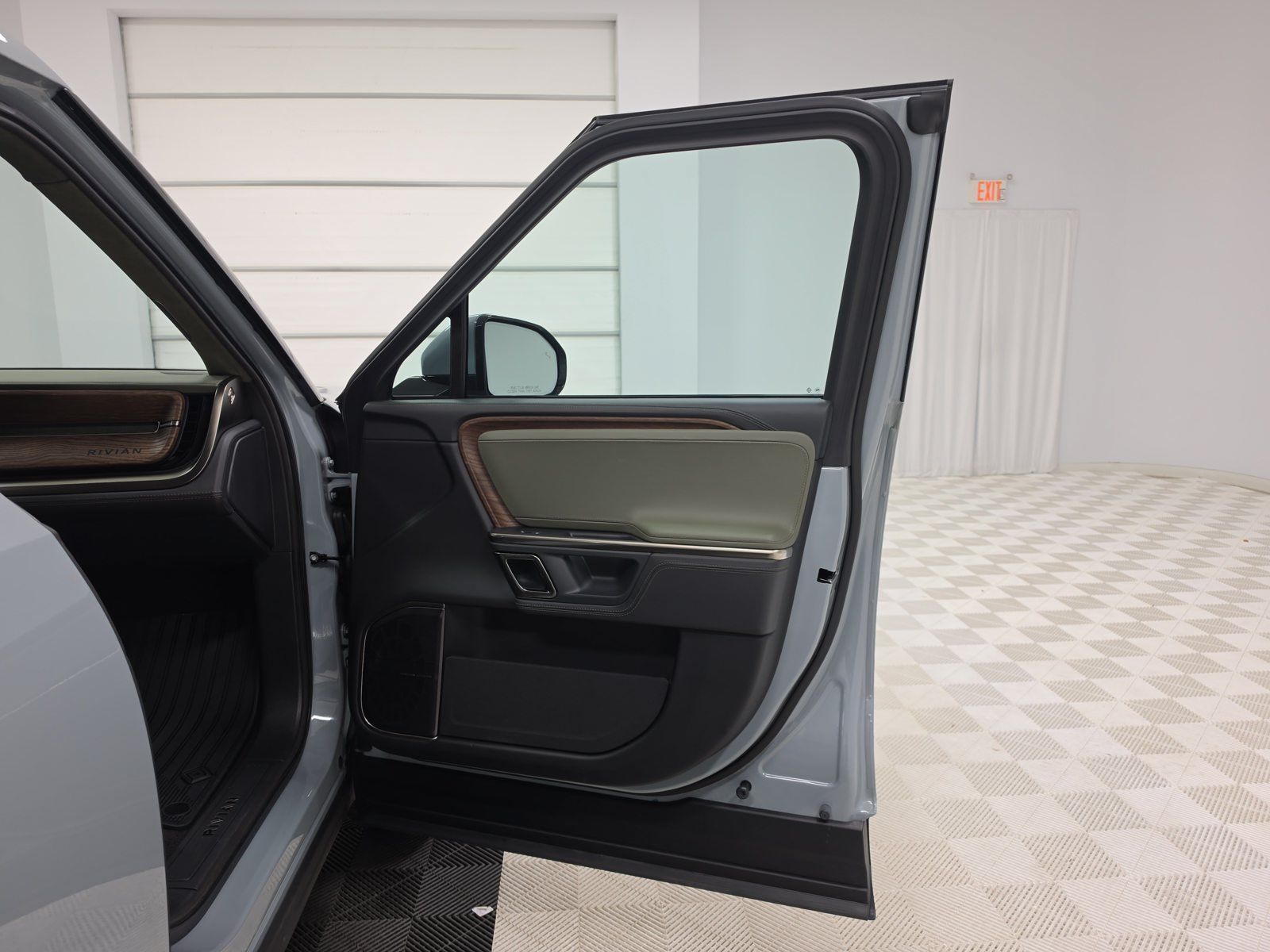Used 2023 Rivian R1T Adventure Quad AWD/4WD image 18