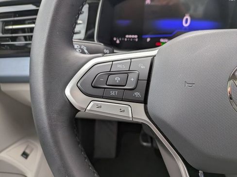 Certified 2025 Volkswagen Jetta SE FWD image 26