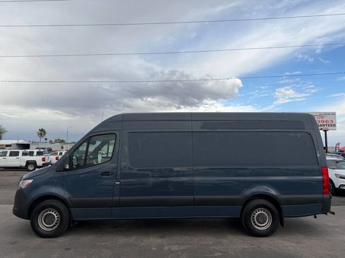 Used 2019 Mercedes-Benz Sprinter 170 image 4