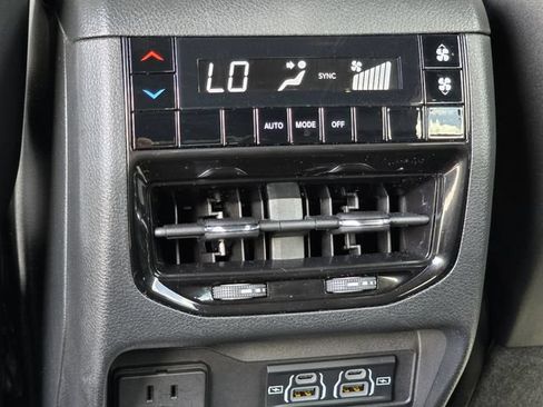 Used 2025 Jeep Grand Cherokee L Altitude AWD/4WD image 20