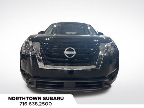 Used 2025 Nissan Pathfinder SV image 11