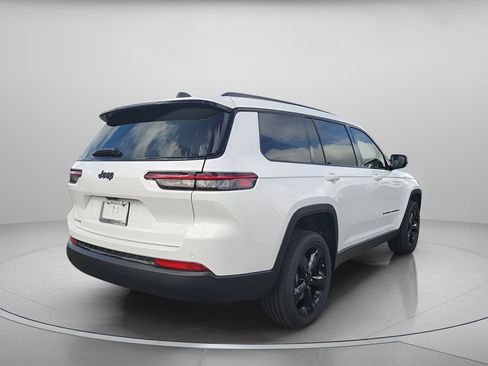 New 2025 Jeep Grand Cherokee L Altitude image 3