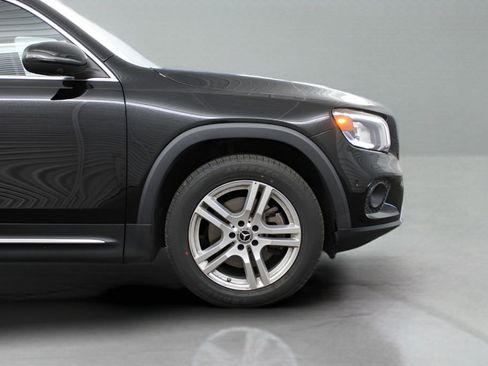 Used 2022 Mercedes-Benz GLB 250 4MATIC image 14