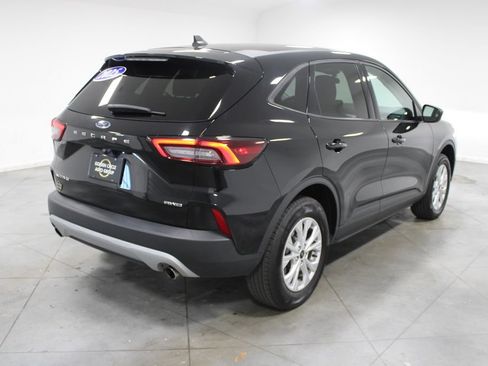 Used 2025 Ford Escape Active AWD/4WD image 9