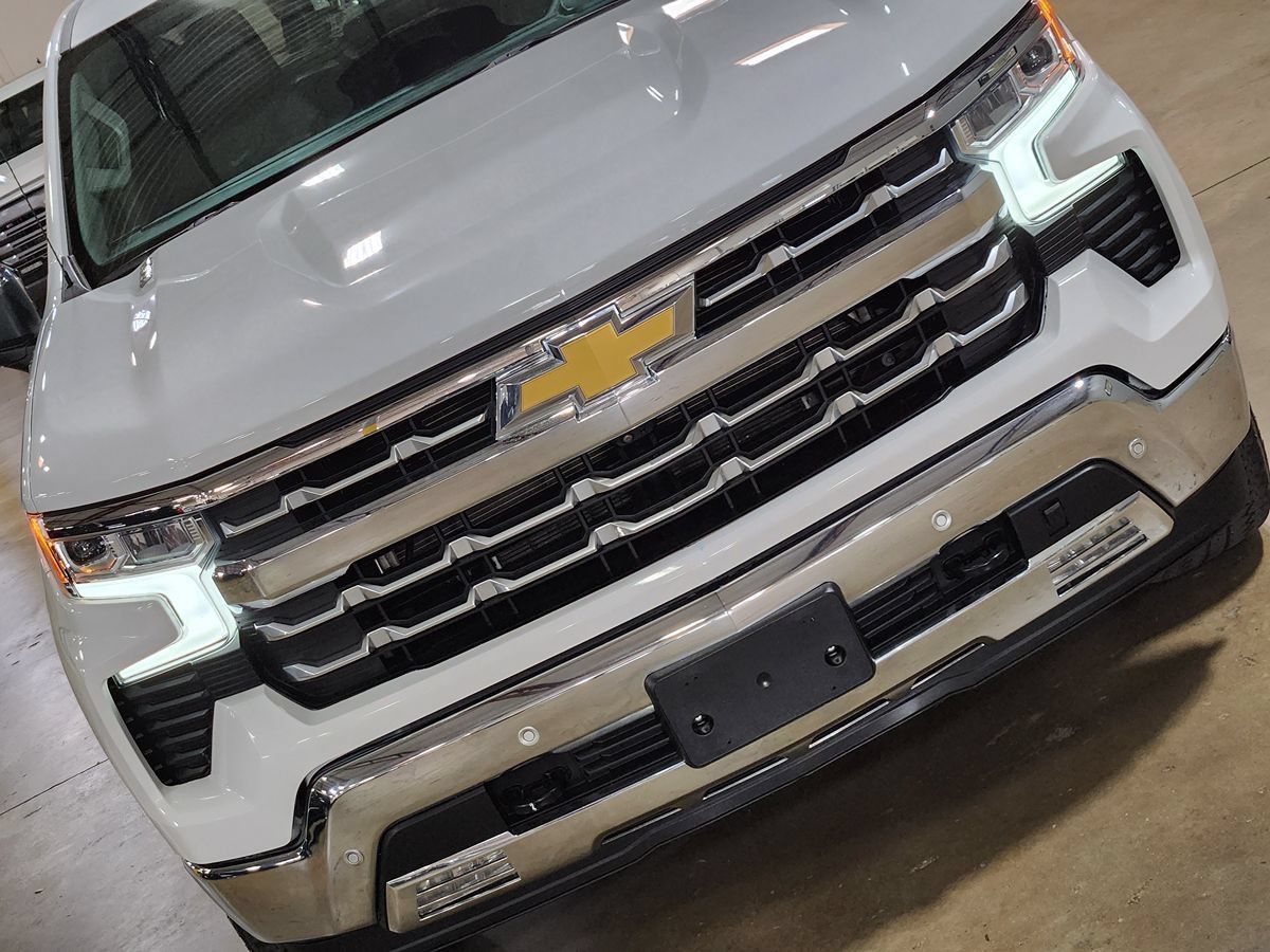 Used 2022 Chevrolet Silverado 1500 LTZ AWD/4WD image 19