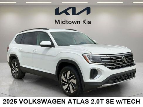 Used 2025 Volkswagen Atlas SE image 1