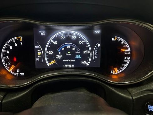 Used 2014 Jeep Grand Cherokee Limited AWD/4WD image 8
