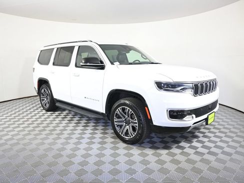 Used 2024 Jeep Wagoneer Series II AWD/4WD image 9