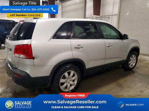 Used 2011 Kia Sorento 2WD image 4