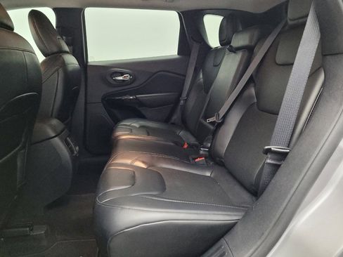 Used 2020 Jeep Cherokee Latitude Plus image 18