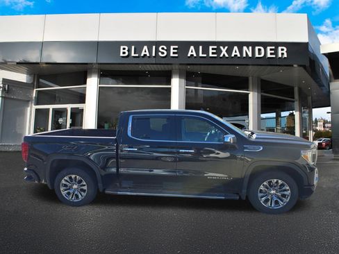 Used 2021 GMC Sierra 1500 Denali w/ Technology Package AWD/4WD image 2