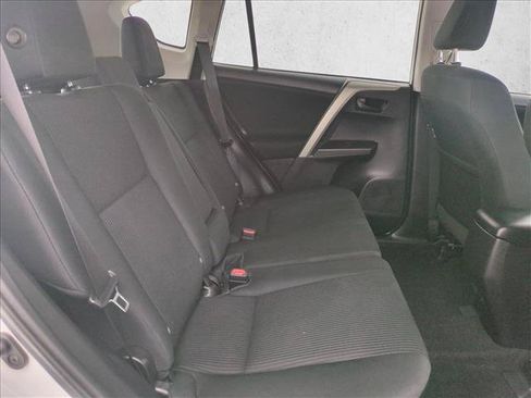 Used 2018 Toyota RAV4 LE FWD image 23