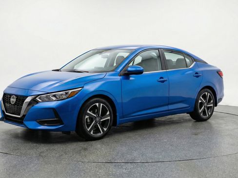 Used 2025 Nissan Sentra SV FWD image 3