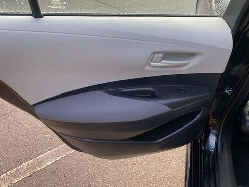 Used 2022 Toyota Corolla LE FWD image 10