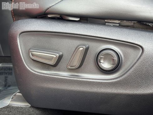 Used 2024 Toyota RAV4 Adventure image 17