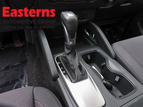 Used 2022 Nissan Frontier S RWD image 12