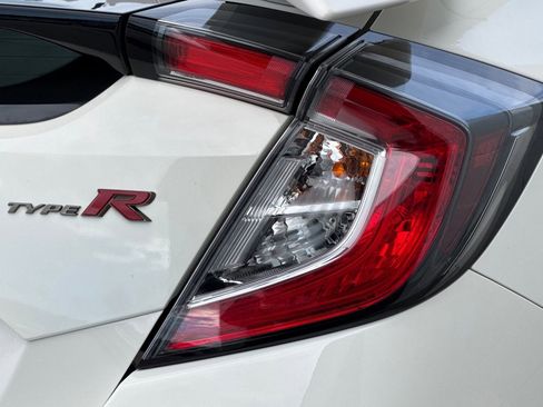 Used 2018 Honda Civic Type R image 12