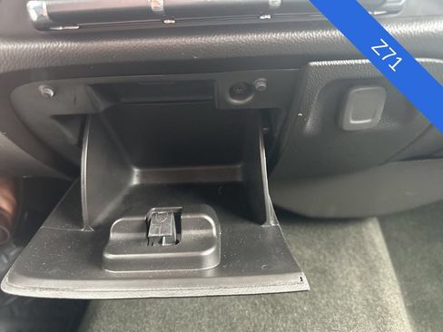 Used 2018 Chevrolet Silverado 1500 LT AWD/4WD image 17